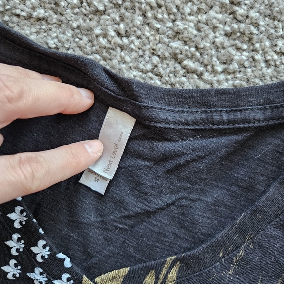 Black and gold flag tshirt, medium - Picture 2 of 2